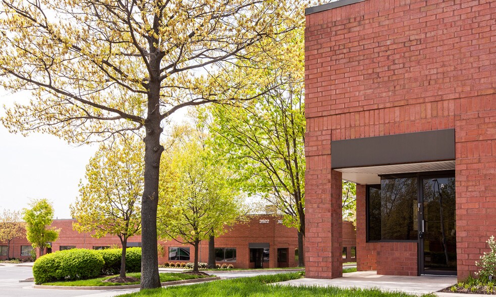 More Photos Of 1500 Caton Center Dr, Arbutus Unknown For Lease