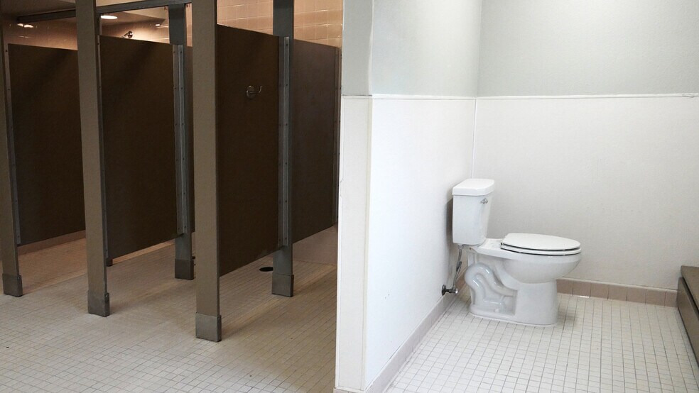 More Photos Of 801 S Shields St, Fort Collins Dormitory For Sale