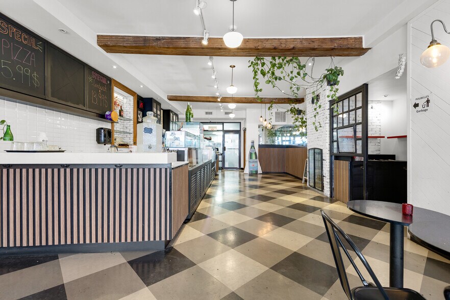 More Photos Of 2660-2664 St Notre-Dame O, Montréal Storefront For Lease