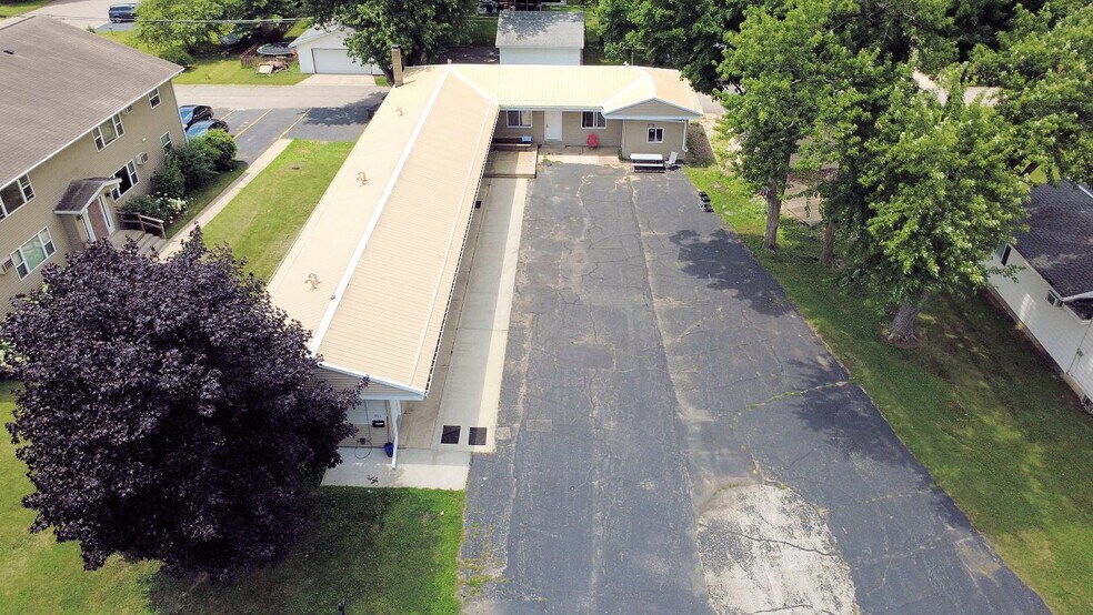 More Photos Of 511 Vine St, Wisconsin Dells Apartments For Sale
