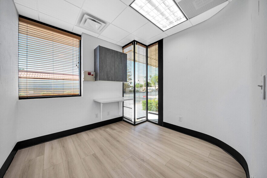 More Photos Of 4045 E Union Hills Dr, Phoenix Medical For Lease