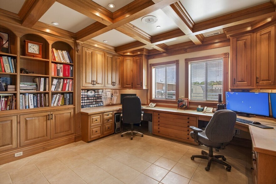 More Photos Of 641 Acorn Dr, Harrisonburg Manufacturing For Sale