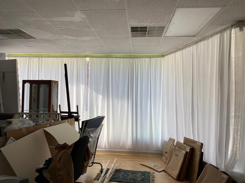 More Photos Of 59 Market St, Onancock Department Store For Sale