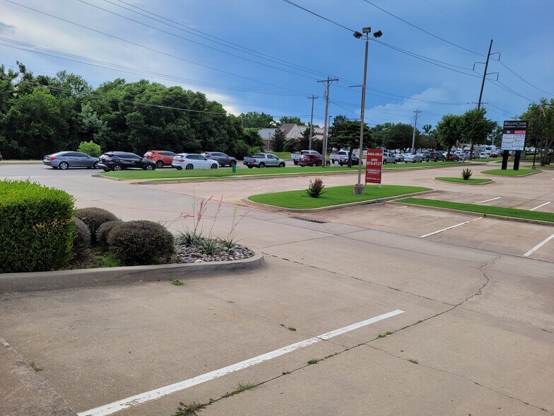 More Photos Of 342-344 S Santa Fe Ave, Edmond Unknown For Lease