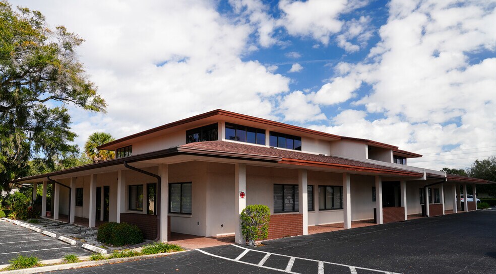 Primary Photo Of 5550 26th St, Bradenton Medical For Sale