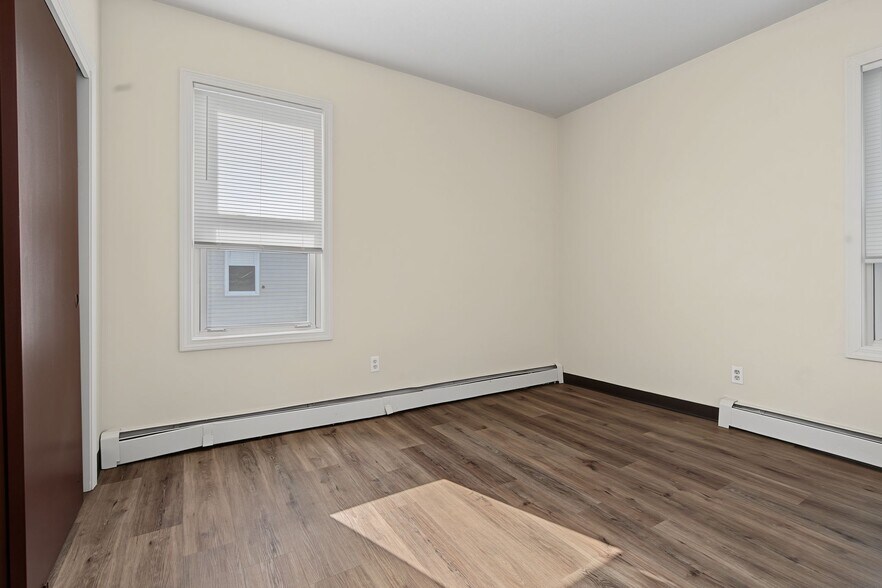 More Photos Of 471 Pond St, Woonsocket Apartments For Sale
