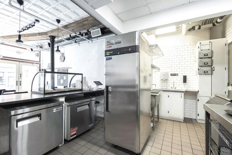 More Photos Of 222-224 Front St, New York Apartments For Lease