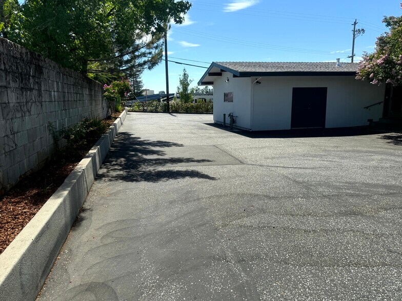 More Photos Of 111 Margaret Ln, Grass Valley Office For Sale