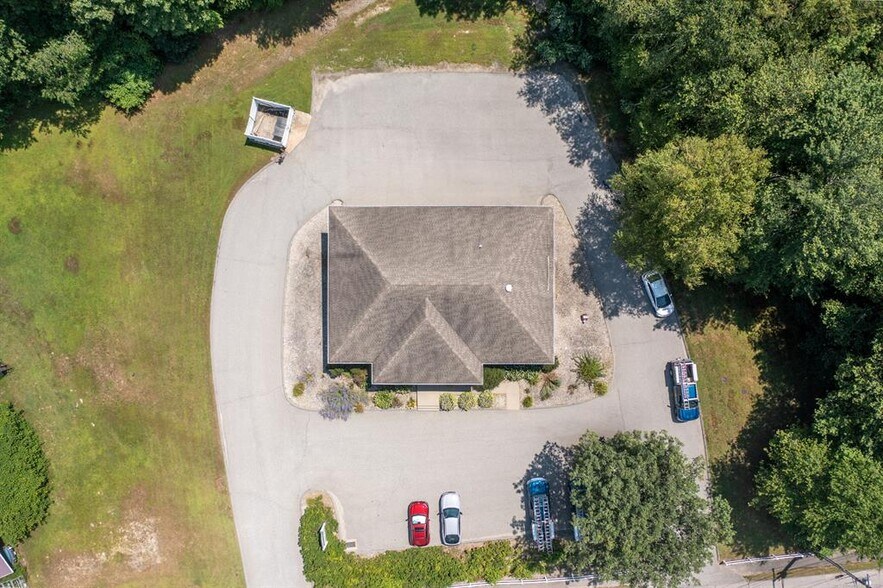 More Photos Of 20 Knollwood Dr, Canterbury Office For Sale