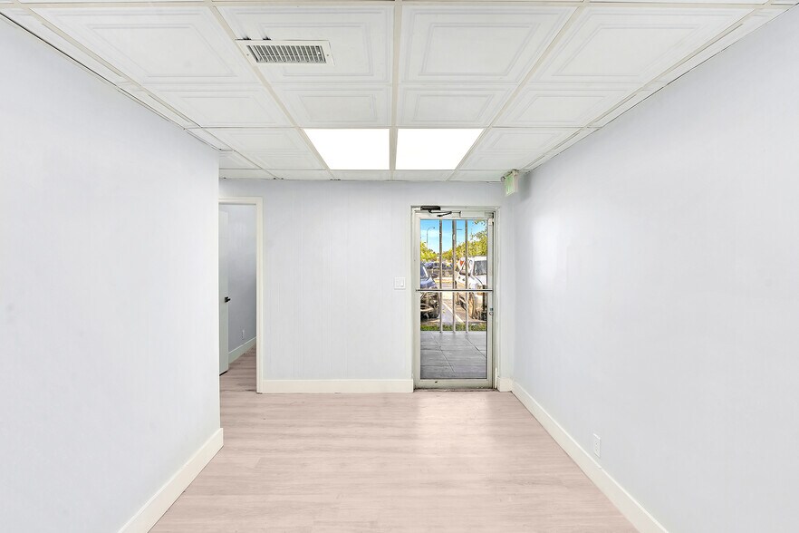 More Photos Of 6240-6244 Miramar Pky, Miramar Medical For Lease