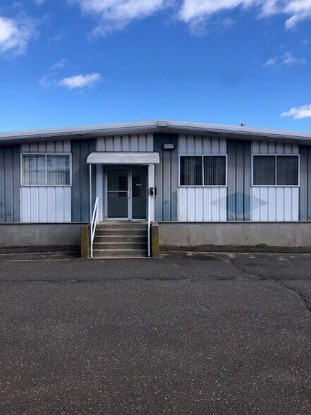 More Photos Of 396 Ledyard St, Hartford Light Manufacturing For Lease