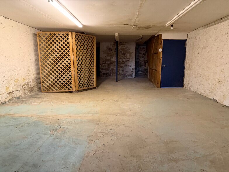 More Photos Of 17 Wall St, Norwalk General Retail For Sale