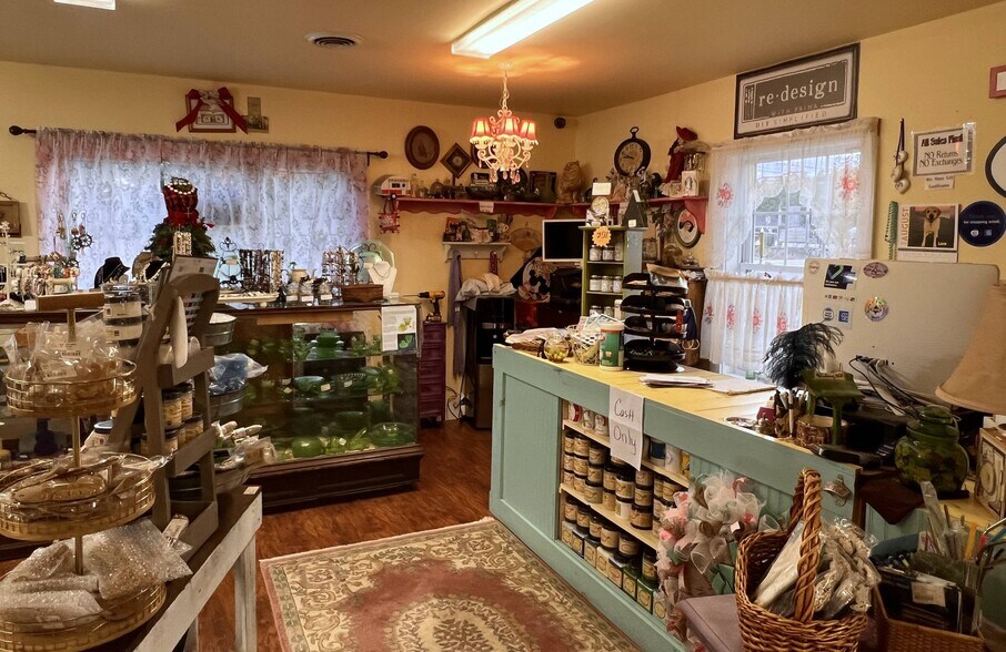 More Photos Of 23 Roosevelt Trl, Casco Freestanding For Sale