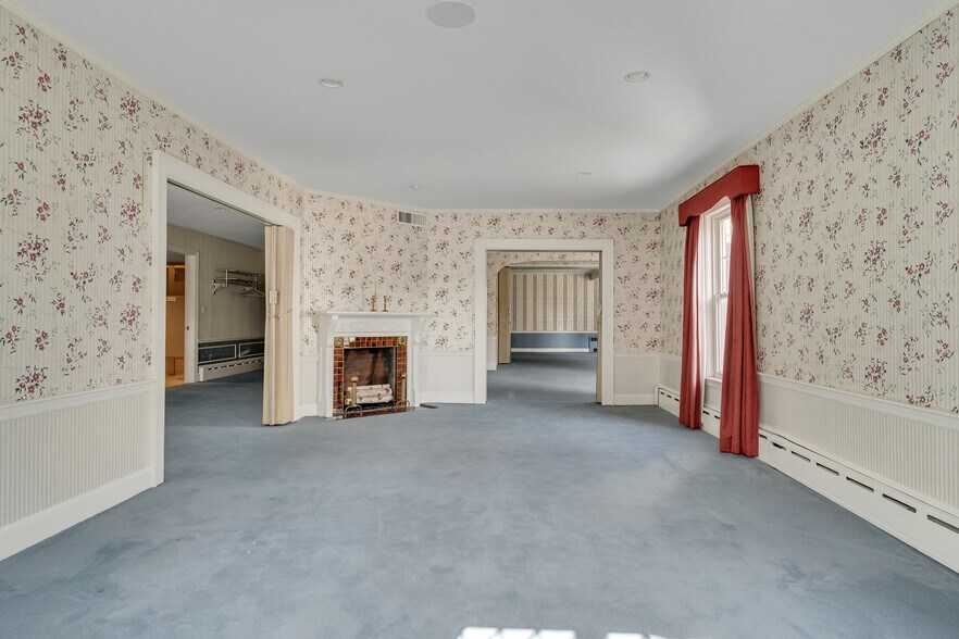 More Photos Of 786 Mount Auburn St, Watertown Funeral Home For Sale