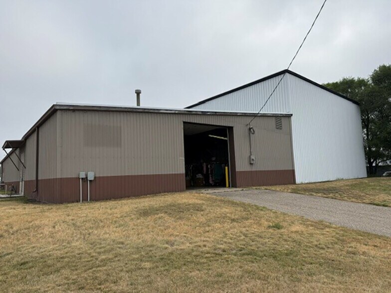 Primary Photo Of 719 Roosevelt Ave, Detroit Lakes Light Distribution For Sale