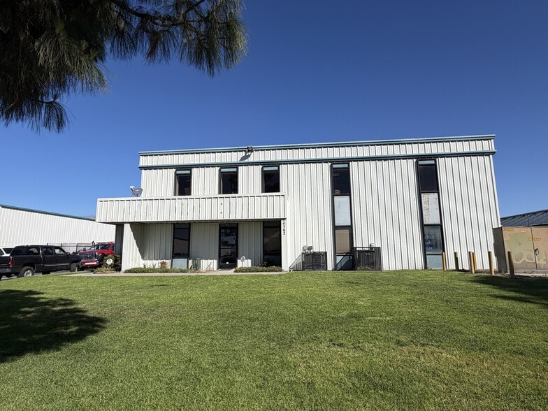 More Photos Of 14562 Manzanita Dr, Fontana Warehouse For Lease