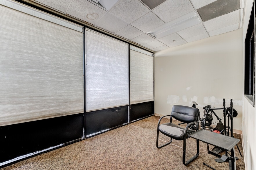 More Photos Of 324 Fm-1960 Rd, Houston General Retail For Sale