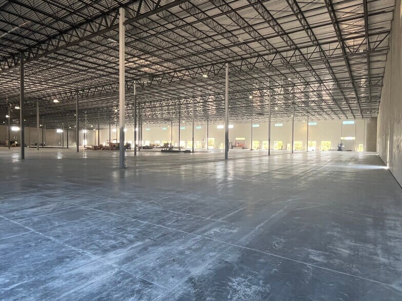 More Photos Of 2825 Riverside Pky, Grand Junction Warehouse For Lease