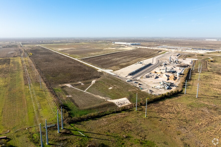 More Photos Of 201 FM 3349, Taylor Land For Sale