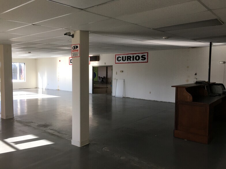 More Photos Of 13084 SE Orient Dr, Boring Freestanding For Lease