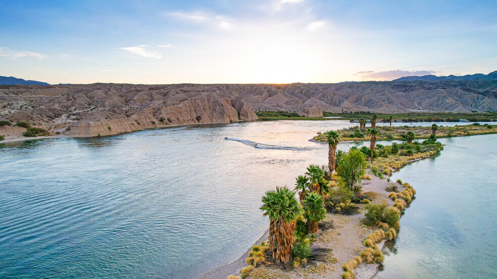 More Photos Of 1837 Riverside Dr, Bullhead City Specialty For Sale