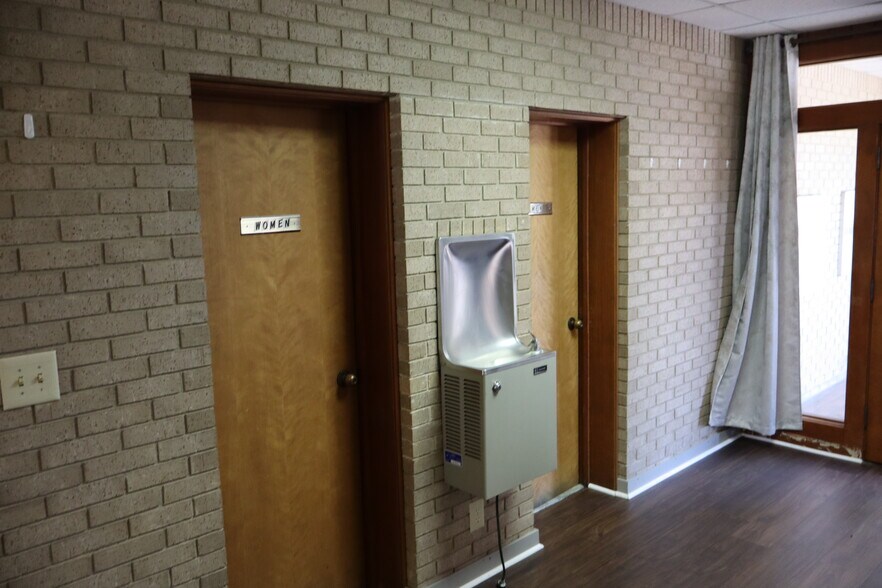 More Photos Of 253 E Savannah St, Calhoun Falls Freestanding For Sale