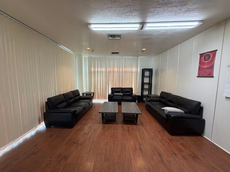 More Photos Of 6557 Flotilla St, Commerce Manufacturing For Lease