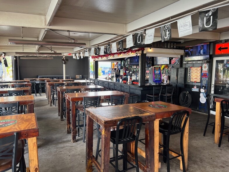 More Photos Of 4451 Veronica S Shoemaker Blvd, Fort Myers Restaurant For Lease