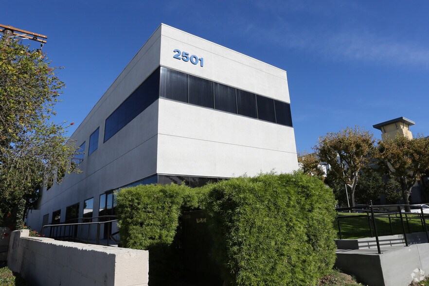 More Photos Of 2501 E Chapman Ave, Fullerton Coworking Space