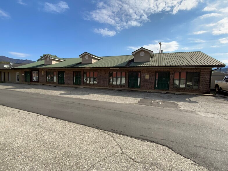 Primary Photo Of 18 Town Branch Rd, Andrews Office For Sale