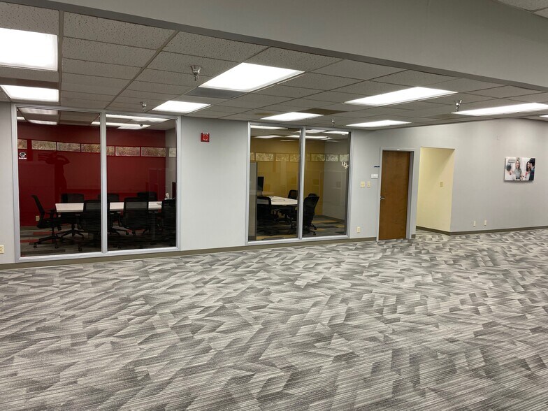 More Photos Of 505 N John Rodes Blvd, Melbourne Light Manufacturing For Lease