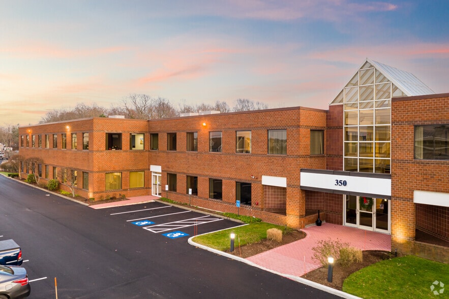 Primary Photo Of 350 Lincoln St, Hingham Unknown For Lease