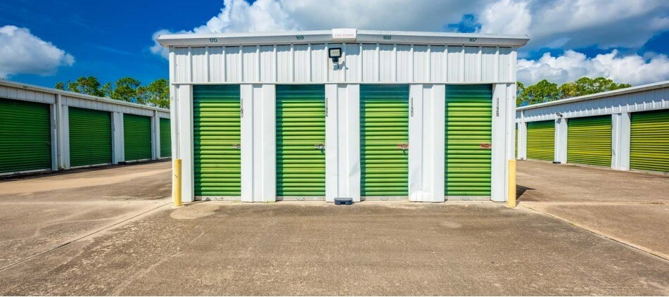 More Photos Of 2370 E Mulberry St, Angleton Self Storage For Sale