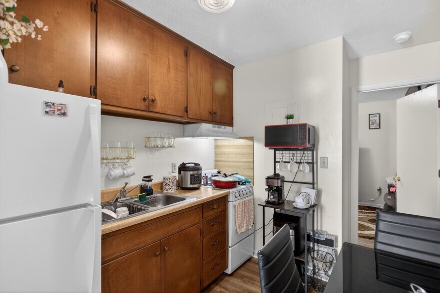 More Photos Of 990 Chicago Ave, Harrisonburg Apartments For Sale