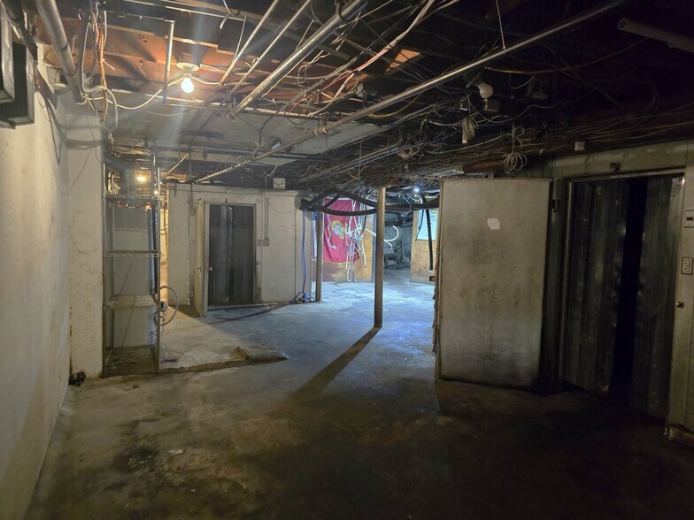 More Photos Of 1081 Us Highway 46, Clifton Bar For Lease