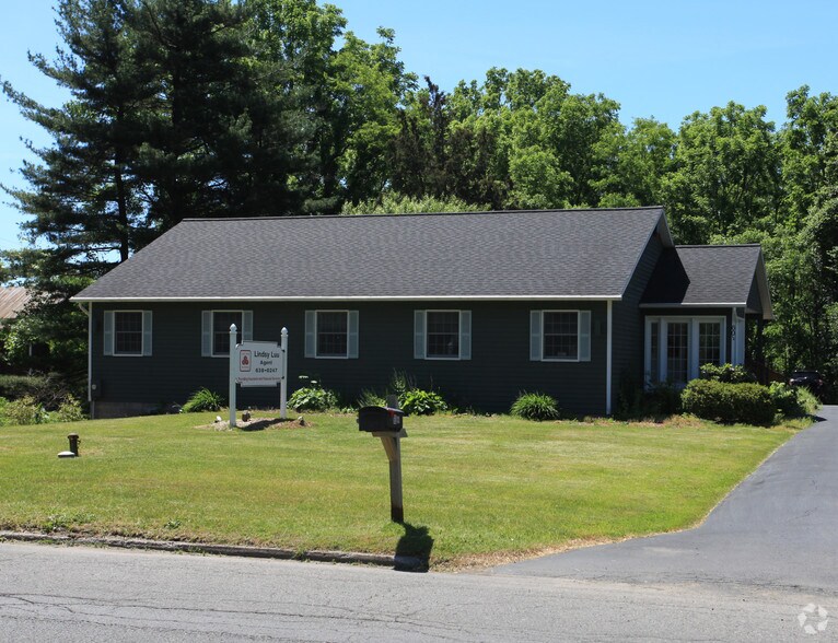 More Photos Of 60 1/2 Salina St, Baldwinsville Freestanding For Sale