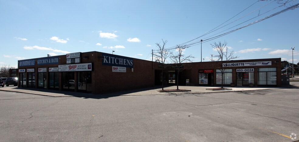 More Photos Of 340 Eagle St W, Newmarket Storefront For Sale