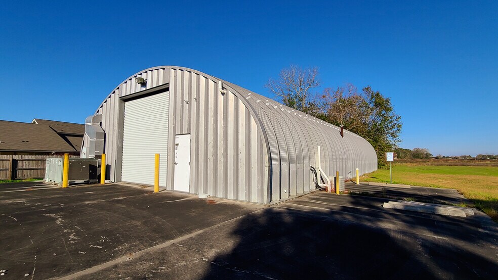 More Photos Of 282 Rees St, Breaux Bridge Light Distribution For Sale