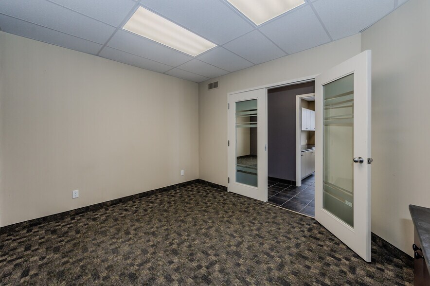 More Photos Of 90 Earl Martin Dr, Woolwich Medical For Lease