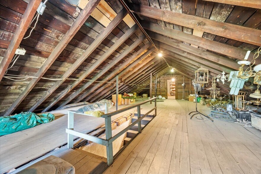 More Photos Of 207 Adams Ave, Canonsburg General Retail For Sale