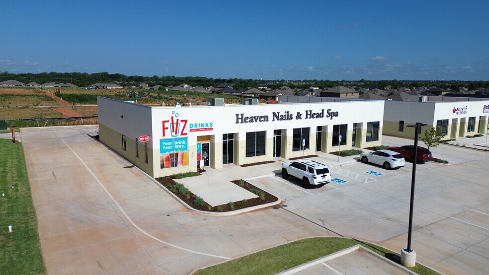 More Photos Of 2725-2801 S Mustang Rd, Yukon Storefront For Lease