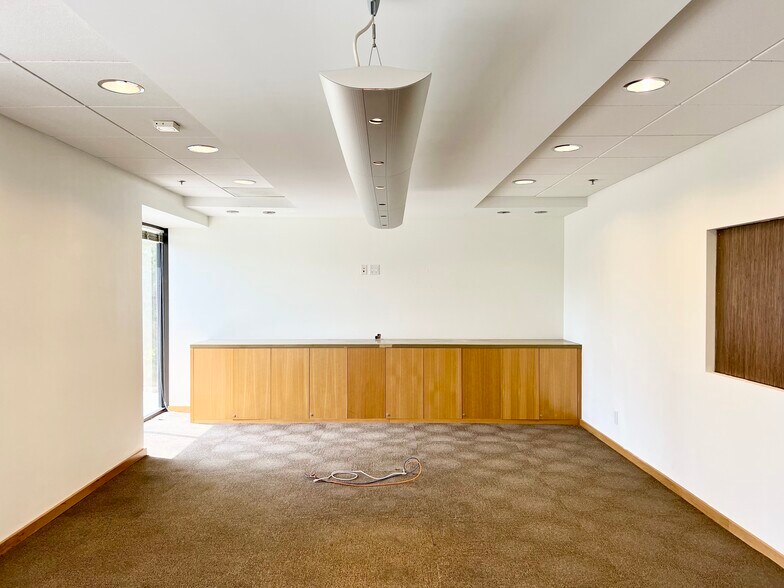 More Photos Of 5730 Uplander Way, Culver City Office For Lease