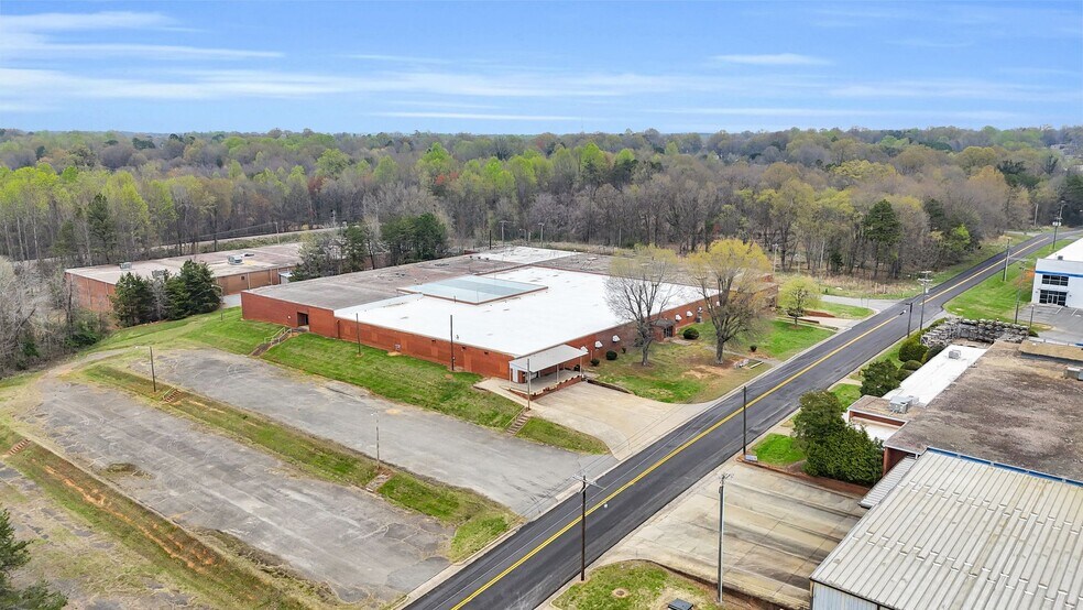 More Photos Of 900 W Academy St, Cherryville Manufacturing For Sale
