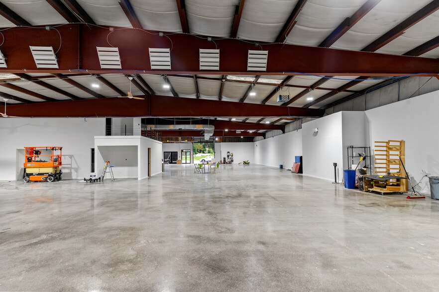 More Photos Of 1155 Victory Hwy, Burrillville Warehouse For Lease