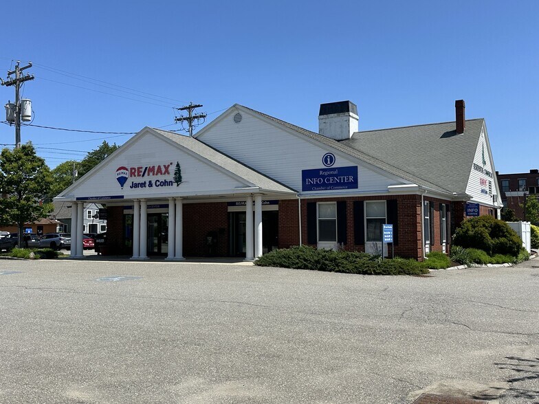 More Photos Of 300 Main St, Rockland Bank For Sale