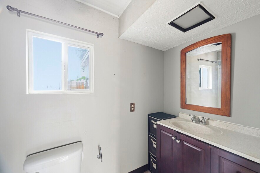 More Photos Of 927 Yale St N, Saint Petersburg Multifamily For Sale