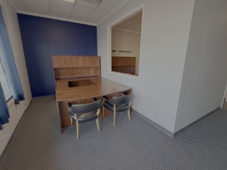 More Photos Of 5534-5546 Kings Mills Rd, Mason Storefront Retail Office For Lease
