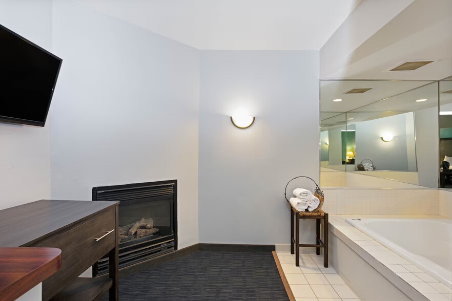 More Photos Of 1201 Avenue H, Carter Lake Hospitality For Sale