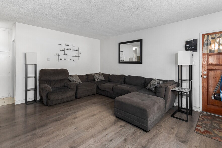 More Photos Of 8620-8624 Watson St, Cypress Apartments For Sale