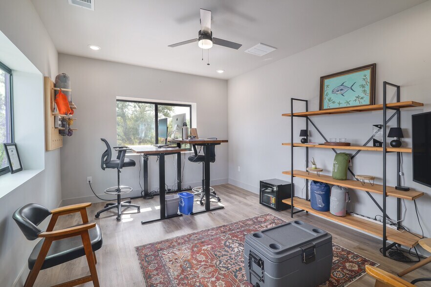 More Photos Of 15210 Fitzhugh Rd, Austin Warehouse For Sale